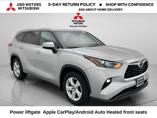 Celestial Silver Metallic 2024 Toyota Highlander LE