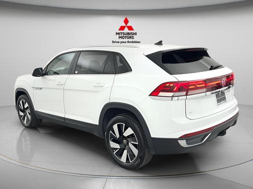 Pure White 2025 Volkswagen Atlas Cross Sport 2.0T SE w/Technology 4MOTION