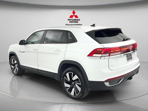 Pure White 2025 Volkswagen Atlas Cross Sport 2.0T SE w/Technology 4MOTION