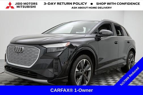 Mythos Black Metallic 2022 Audi e-tron Premium