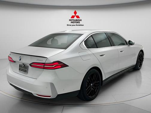 White 2025 BMW 530 i xDrive