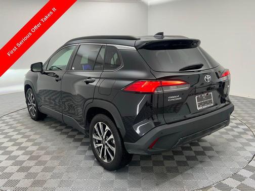 2024 Toyota Corolla Cross XLE