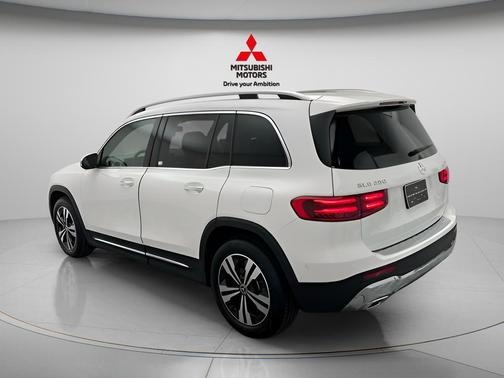 Polar White 2024 Mercedes-Benz GLB 250 4MATIC