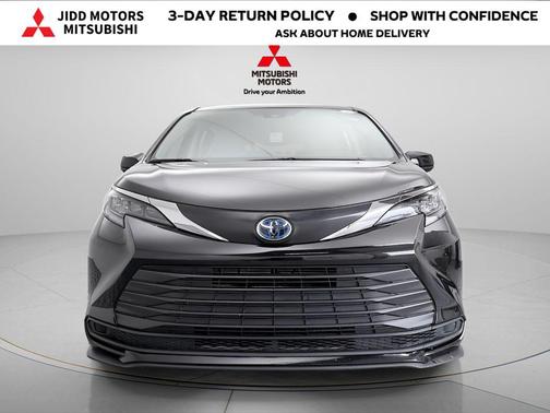 2024 Toyota Sienna LE