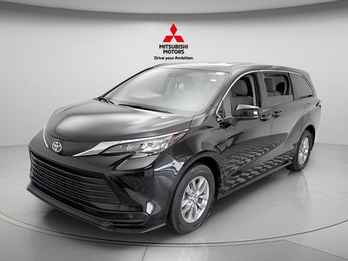 2024 Toyota Sienna LE