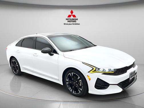 Glacial White Pearl 2023 Kia K5 GT-Line