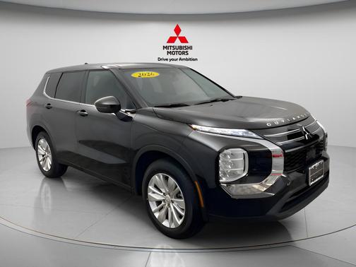 Labrador Black Pearl 2026 Mitsubishi Outlander ES 1.5T S-AWC