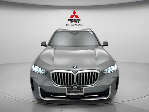 Gray 2024 BMW X5 xDrive40i