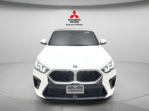 White 2025 BMW X2 xDrive28i