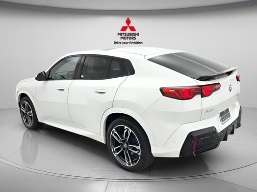 White 2025 BMW X2 xDrive28i