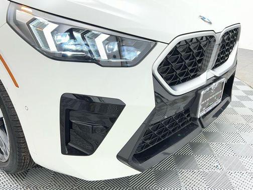 2025 BMW X2 xDrive28i