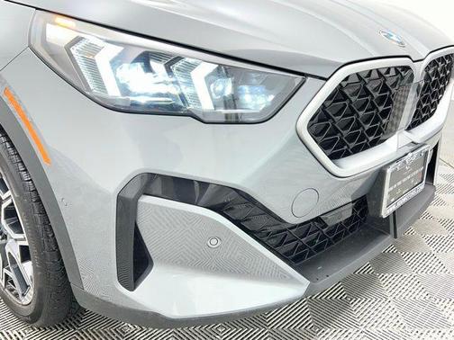 2025 BMW X2 xDrive28i