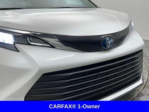 2024 Toyota Sienna LE