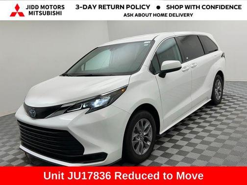 2024 Toyota Sienna LE