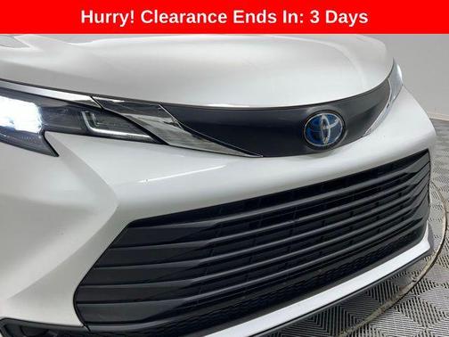 2024 Toyota Sienna LE