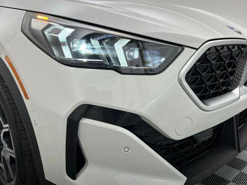 2025 BMW X2 xDrive28i