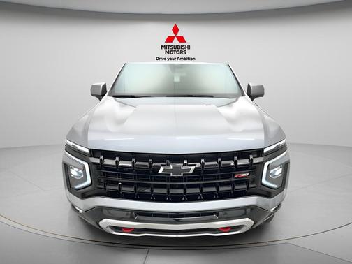 Sterling Gray Metallic 2025 Chevrolet Suburban 4WD Z71