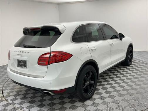 2014 Porsche Cayenne Platinum Edition