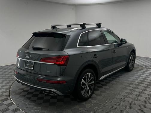 2022 Audi Q5 45 S line Premium