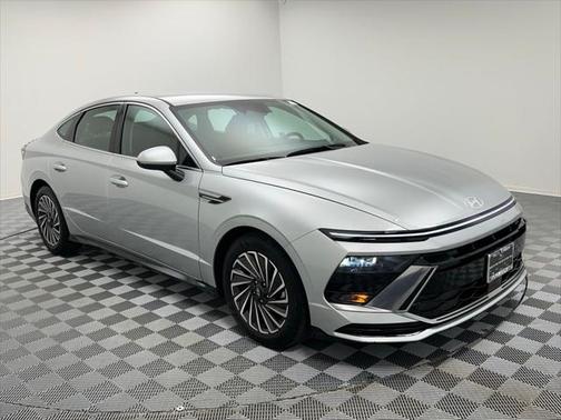2024 Hyundai SONATA Hybrid SE