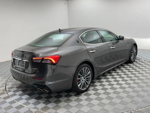 2022 Maserati Ghibli Modena Q4