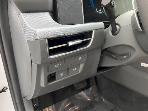 Aero Silver 2025 Hyundai SONATA SEL