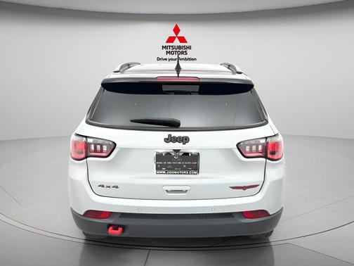 Silver Zynith Metallic Clearcoat 2025 Jeep Compass Trailhawk