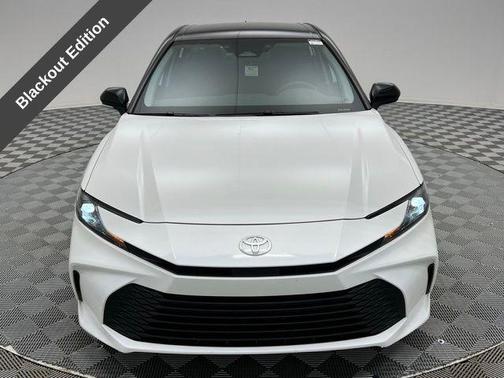 Ice Cap 2025 Toyota Camry LE