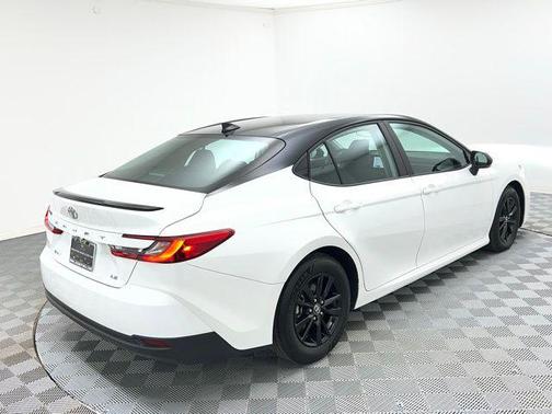 Ice Cap 2025 Toyota Camry LE