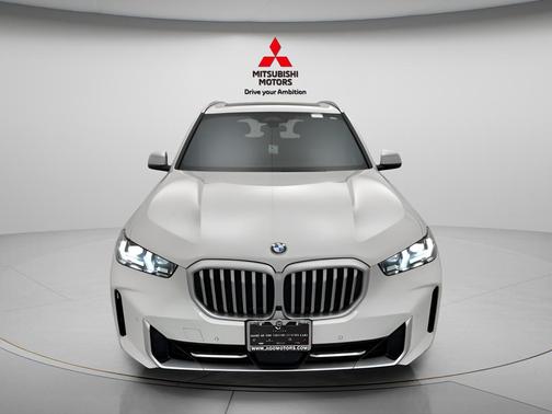 White 2024 BMW X5 xDrive40i