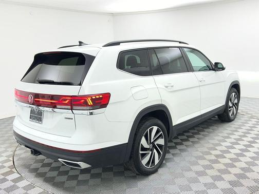 2024 Volkswagen Atlas 2.0T SE w/Technology 4MOTION