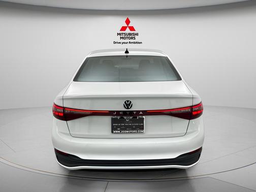 Pure White 2025 Volkswagen Jetta SE