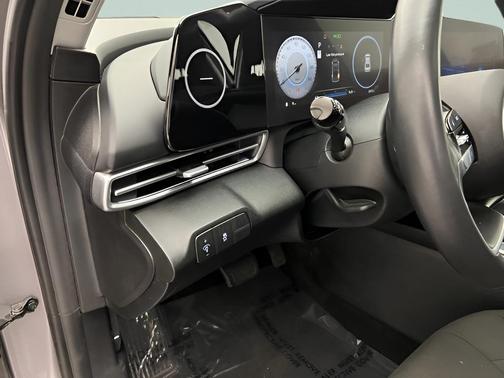 Fluid Metal 2025 Hyundai ELANTRA SEL Sport