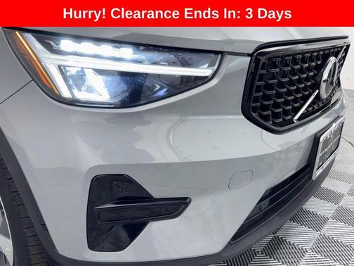 2024 Volvo XC40 B5 Core Bright Theme