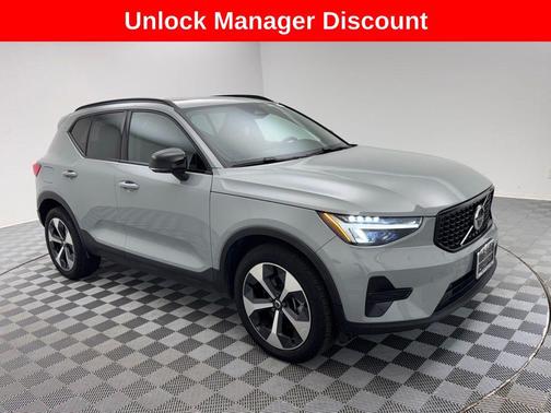 2024 Volvo XC40 B5 Core Bright Theme