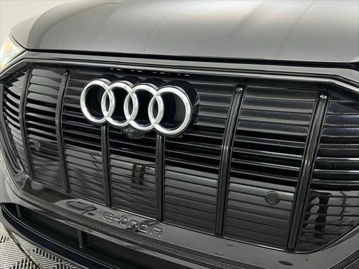 2021 Audi e-tron Premium