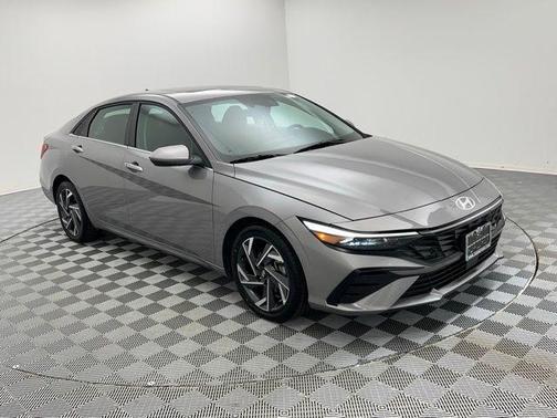 2025 Hyundai ELANTRA SEL