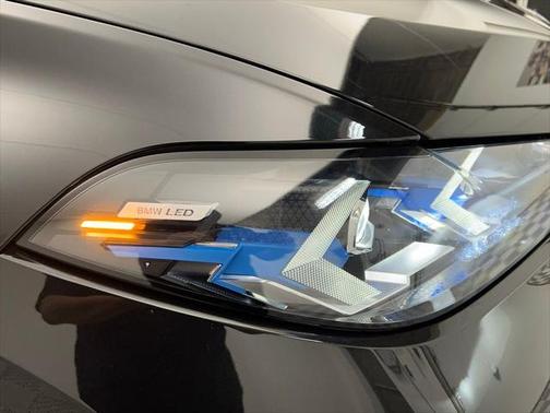 2025 BMW X6 xDrive40i