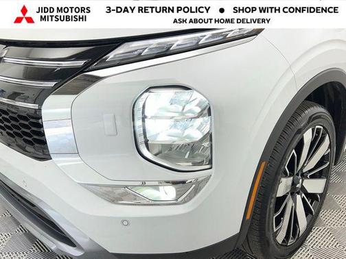 White Diamond 2025 Mitsubishi Outlander SE 2.5 S-AWC