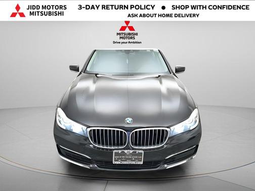 Black Sapphire Metallic 2018 BMW 740 xDrive