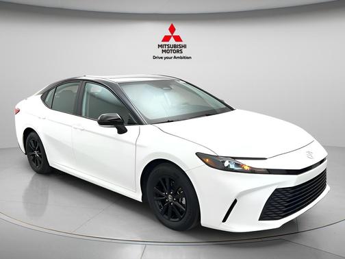 Ice Cap 2025 Toyota Camry LE