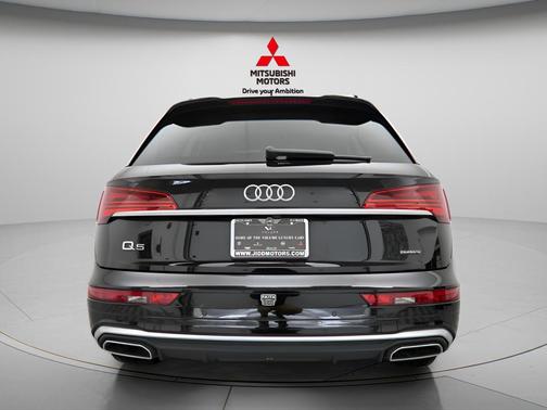 Mythos Black Metallic 2023 Audi Q5 45 S line Premium Plus