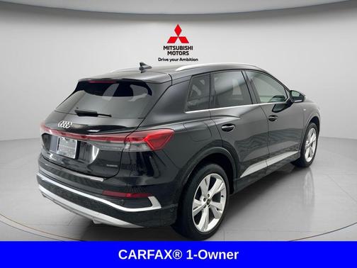Mythos Black Metallic 2023 Audi Q4 e-tron Prestige 50 quattro