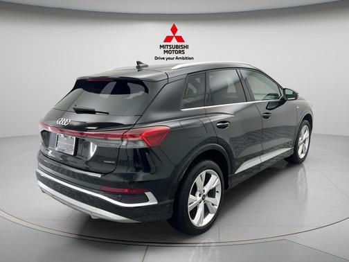 Mythos Black Metallic 2023 Audi Q4 e-tron Prestige 50 quattro