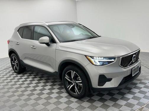 2024 Volvo XC40 B5 Core Bright Theme
