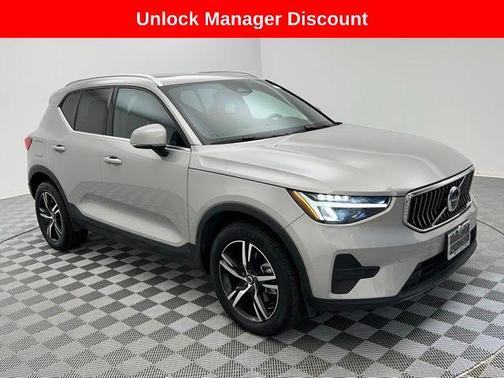 2024 Volvo XC40 B5 Core Bright Theme