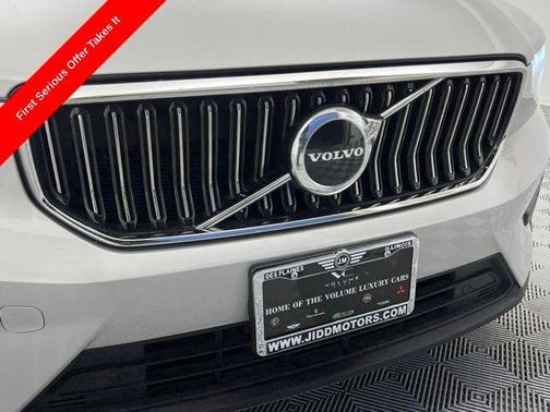 2024 Volvo XC40 B5 Core Bright Theme