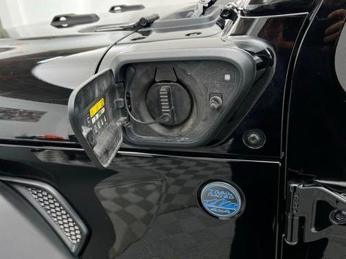 Black Clearcoat 2025 Jeep Wrangler 4xe Willys