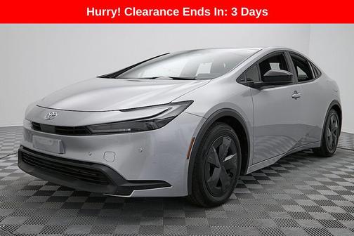 2025 Toyota Prius LE