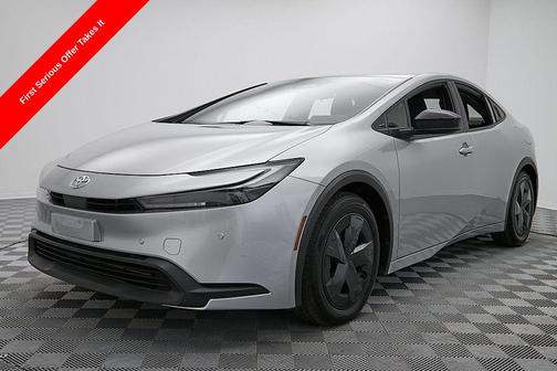 2025 Toyota Prius LE